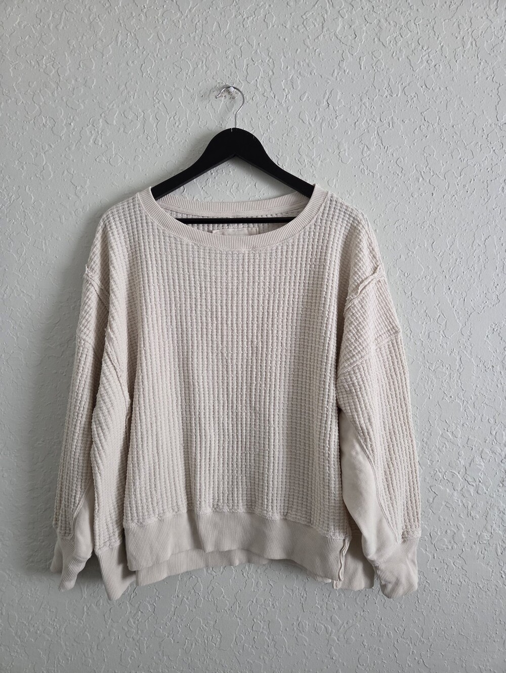 American Eagle Oversized Beige Waffle Knit Crewneck Pullover Sweater